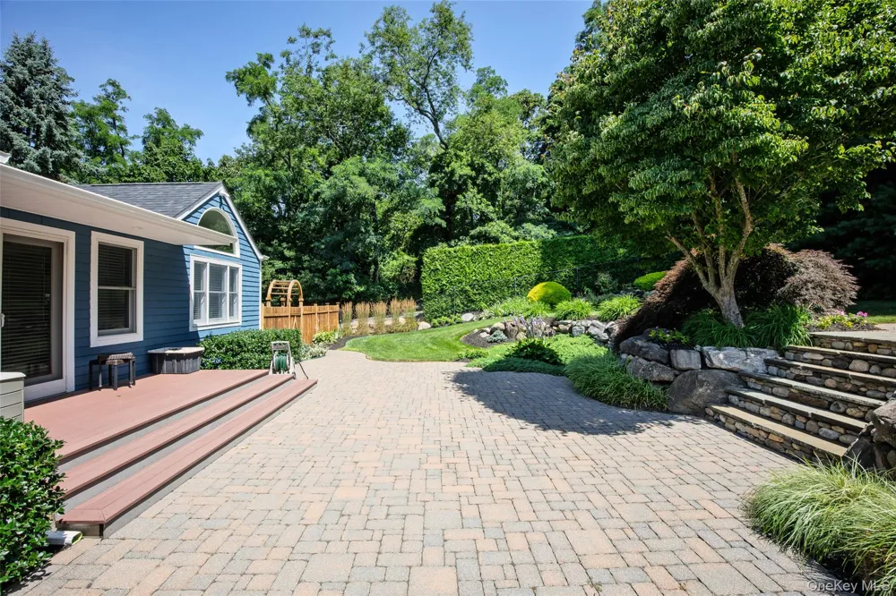 5 Soundview Drive Rocky Point, NY 11778