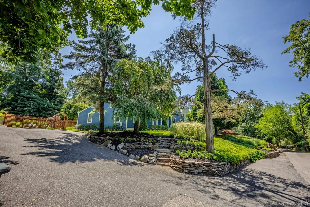 5 Soundview Drive Rocky Point, NY 11778