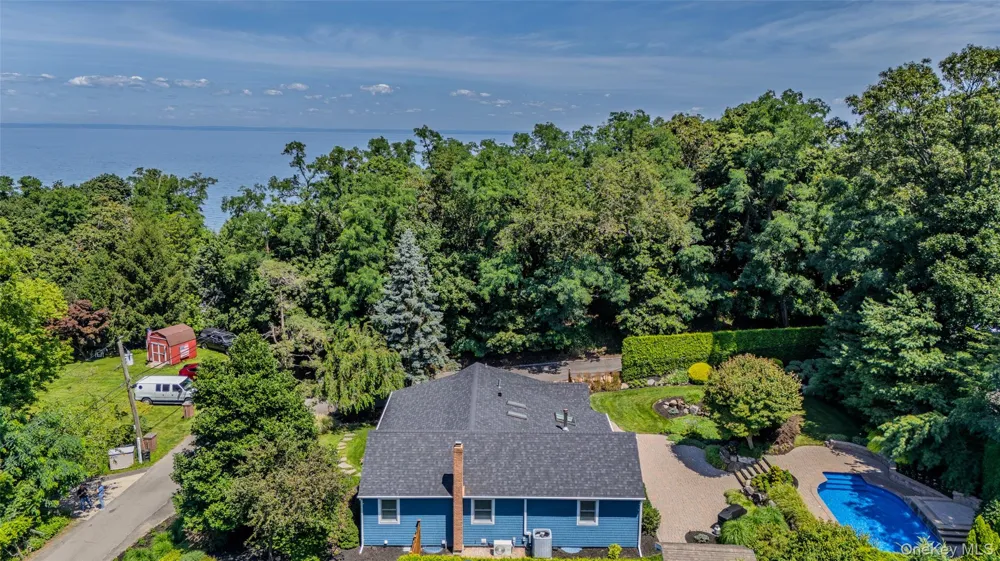 5 Soundview Drive Rocky Point, NY 11778