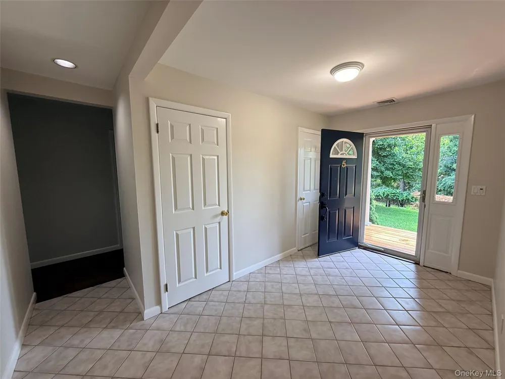 5 Soundview Drive Rocky Point, NY 11778