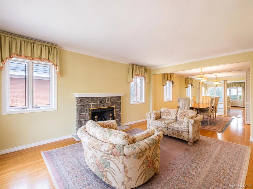 76-26 176th Street Fresh Meadows, NY 11366