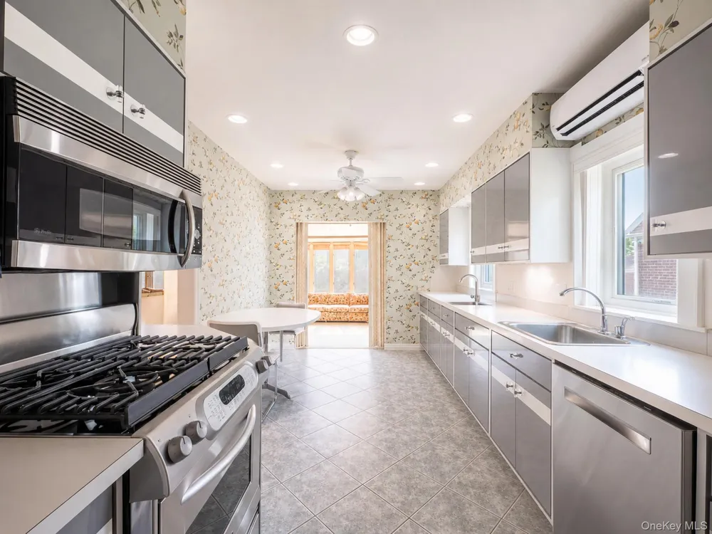 76-26 176th Street Fresh Meadows, NY 11366