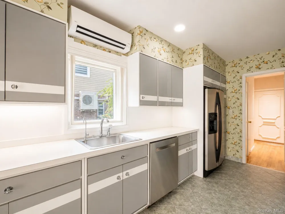 76-26 176th Street Fresh Meadows, NY 11366