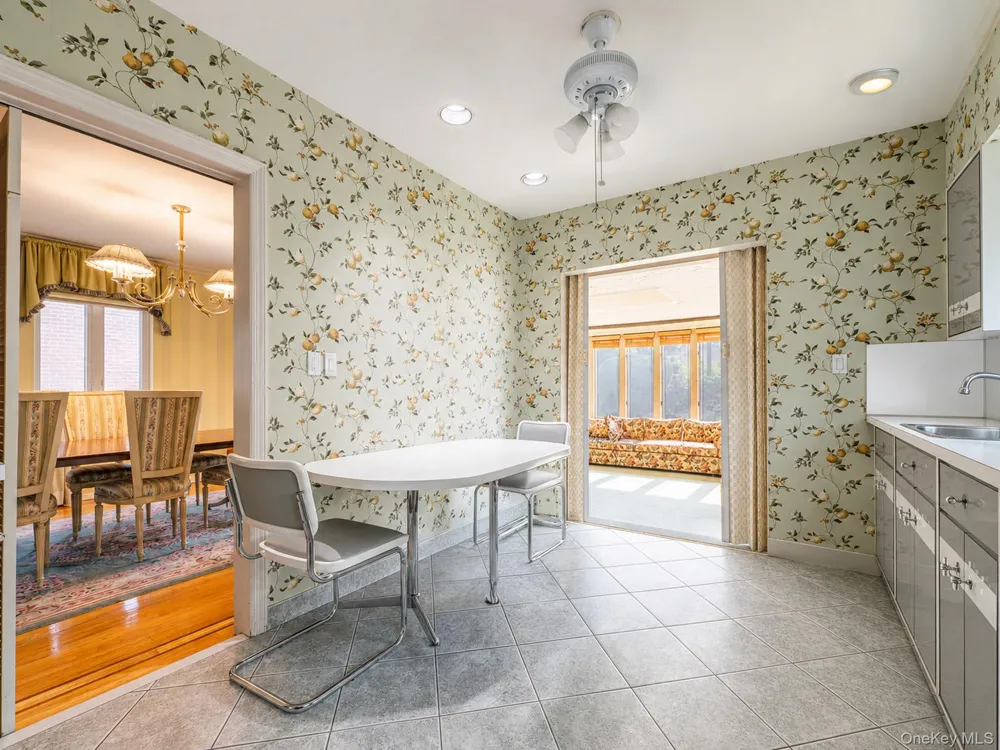 76-26 176th Street Fresh Meadows, NY 11366