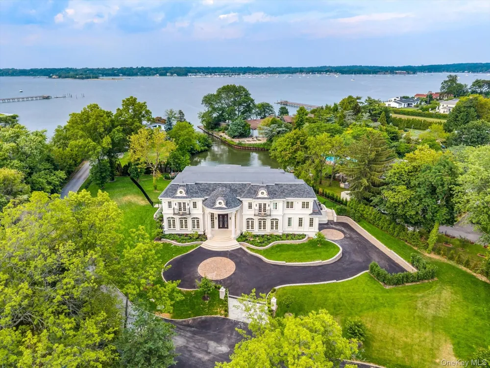 566 E Shore Road Kings Point, NY 11024