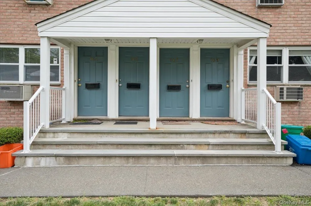 167 Meyer Oval Pearl River, NY 10965