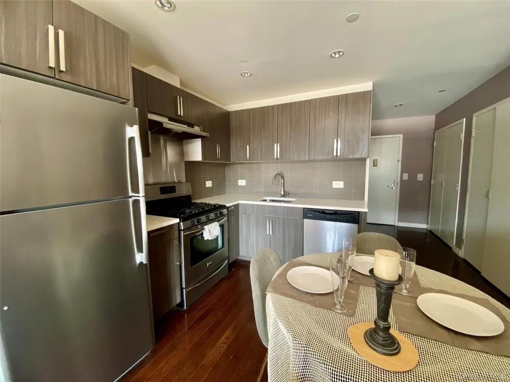 1215 Broadway #424 Astoria, NY 11106