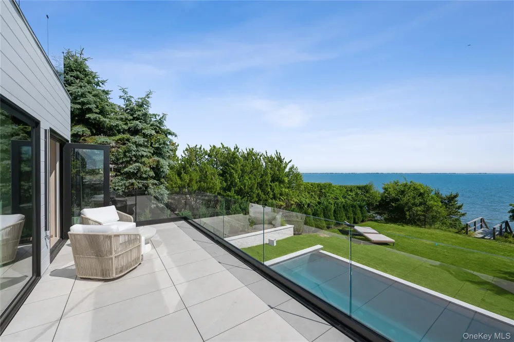 40 Oceanview Drive Southampton, NY 11968