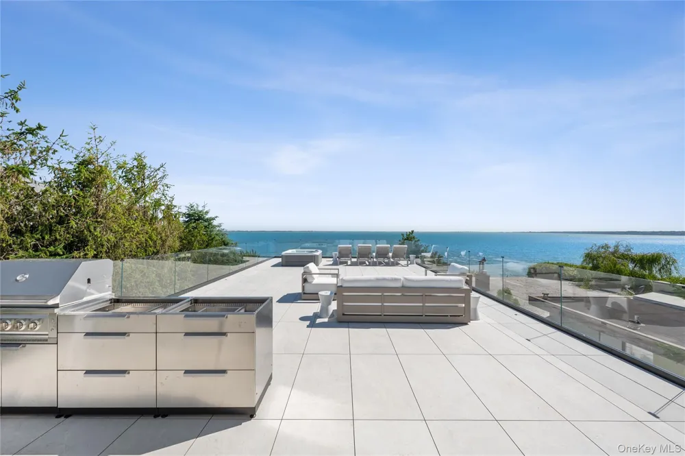 40 Oceanview Drive Southampton, NY 11968
