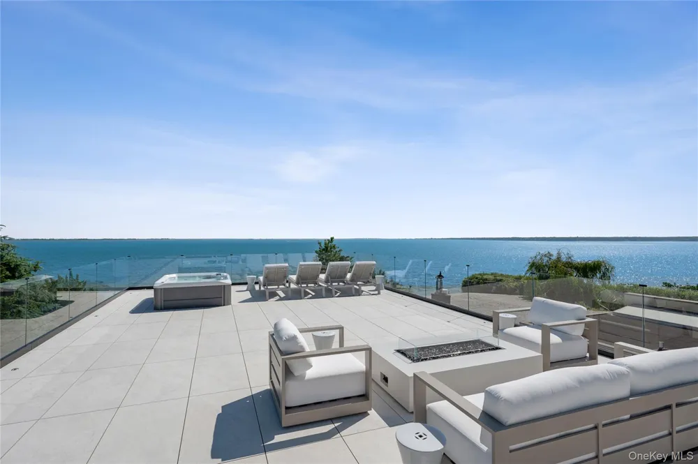 40 Oceanview Drive Southampton, NY 11968