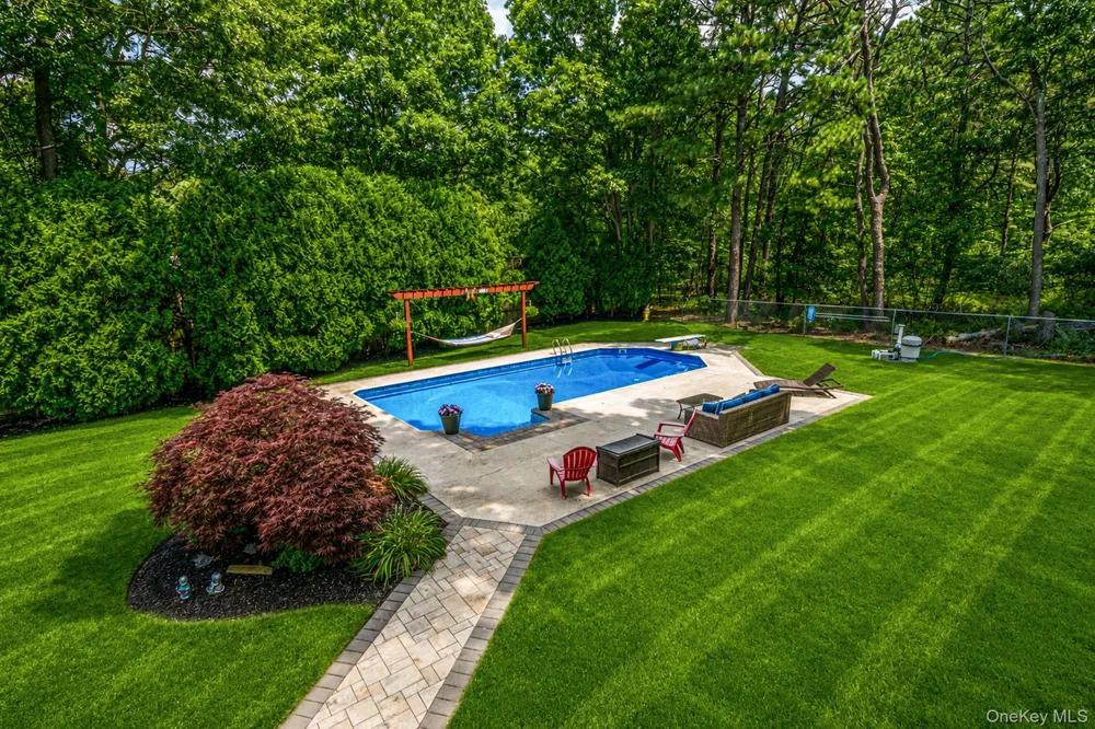 411 Robinson Avenue East Patchogue, NY 11772