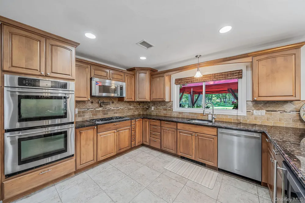 411 Robinson Avenue East Patchogue, NY 11772