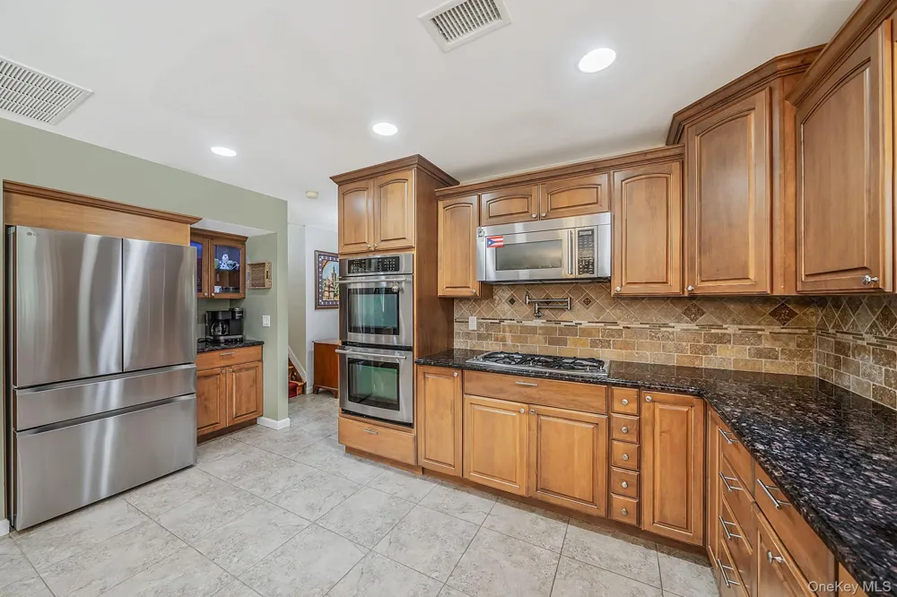 411 Robinson Avenue East Patchogue, NY 11772