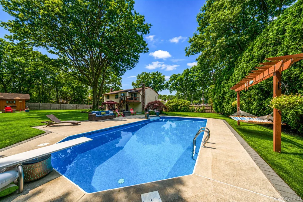 411 Robinson Avenue East Patchogue, NY 11772