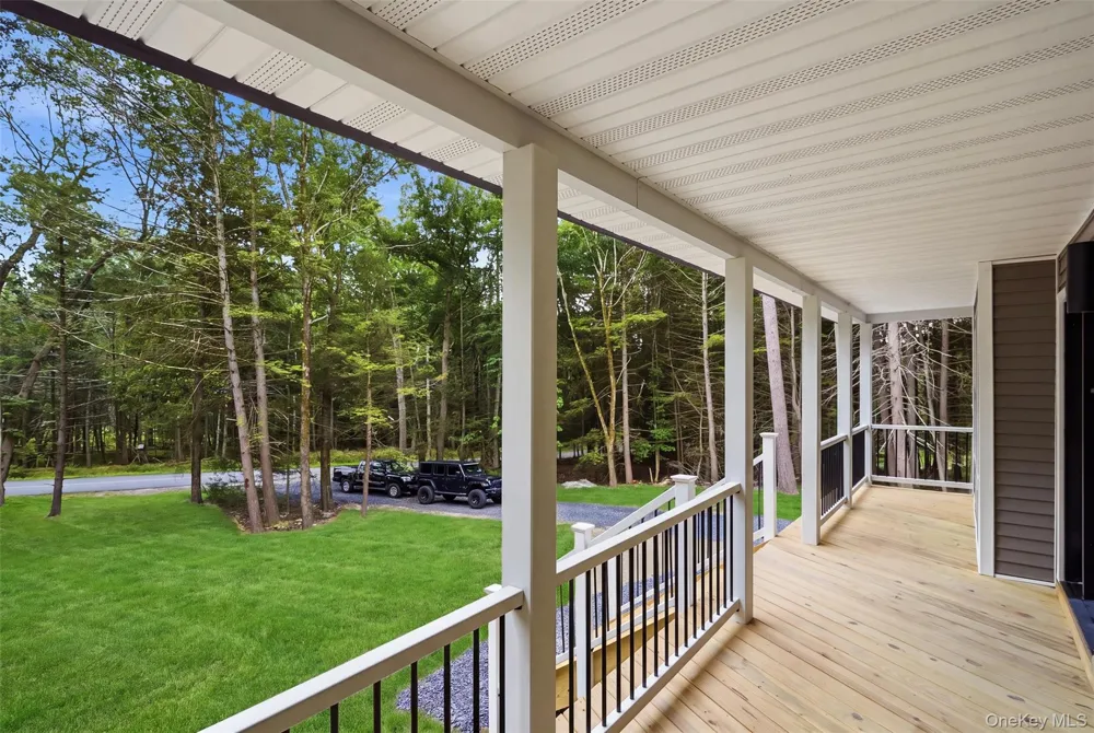 804 Peenpack Trail Sparrowbush, NY 12780