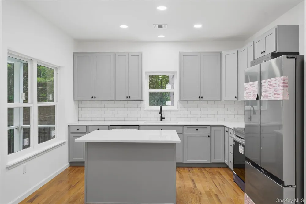 804 Peenpack Trail Sparrowbush, NY 12780