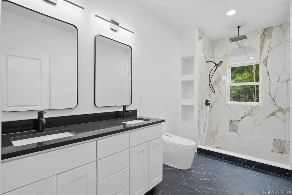 804 Peenpack Trail Sparrowbush, NY 12780
