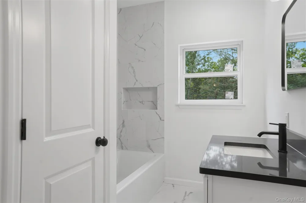 804 Peenpack Trail Sparrowbush, NY 12780