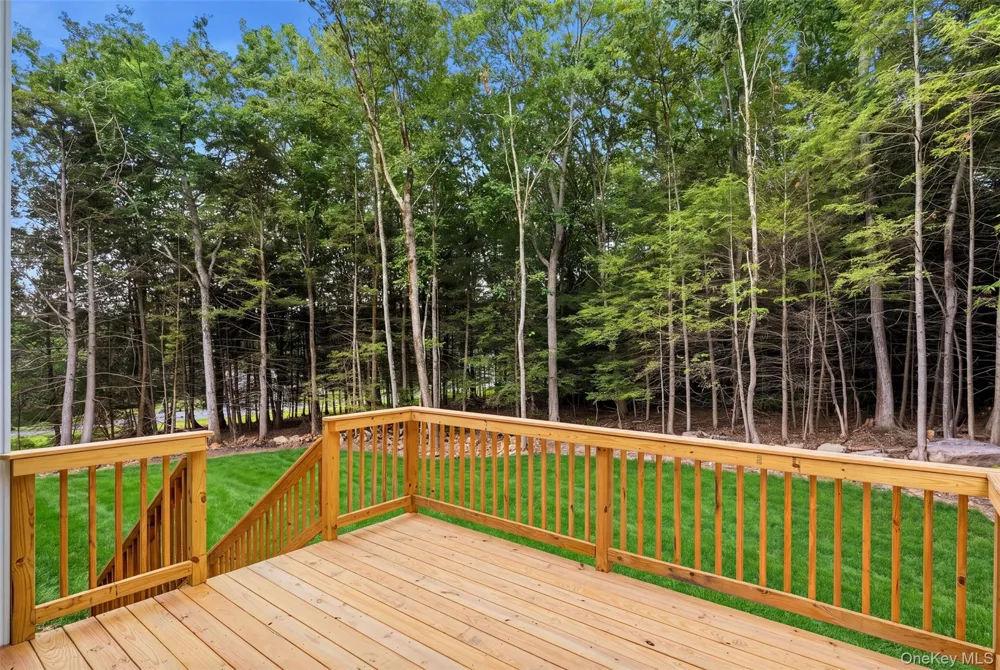 804 Peenpack Trail Sparrowbush, NY 12780