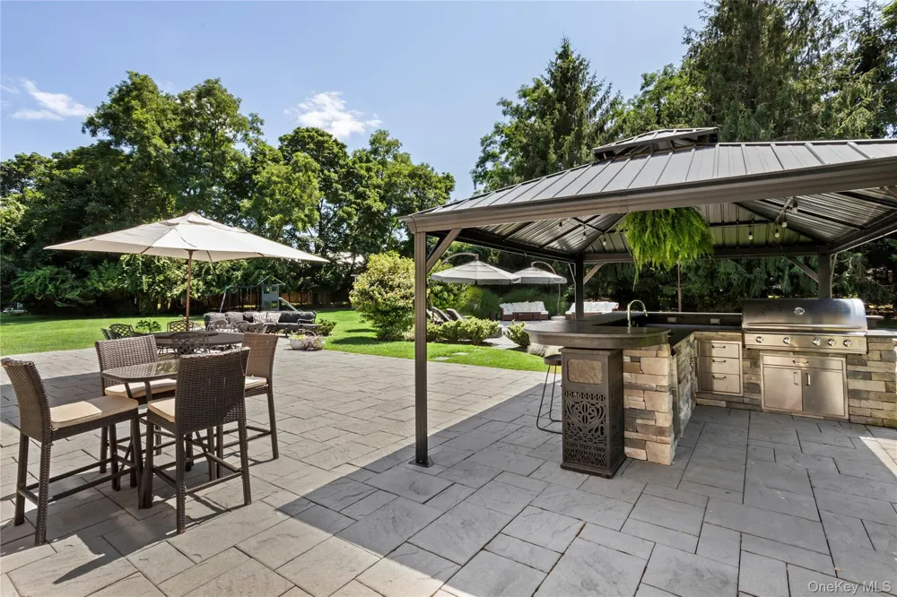 705 Gus Drive East Marion, NY 11939