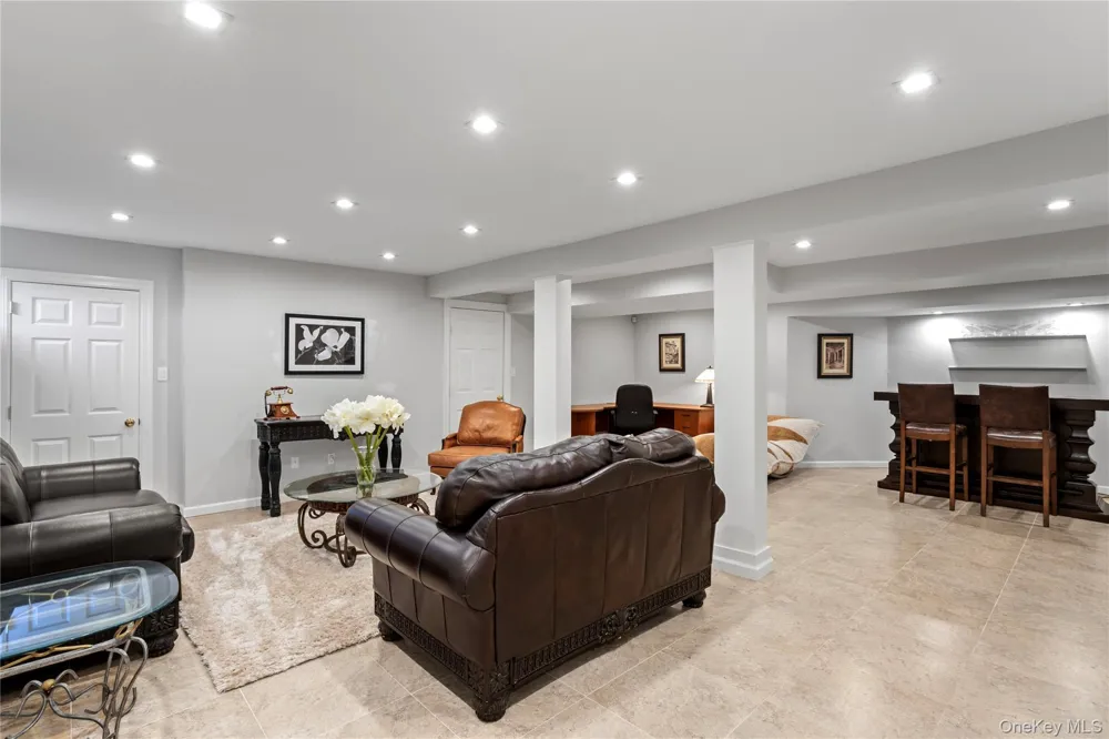 705 Gus Drive East Marion, NY 11939