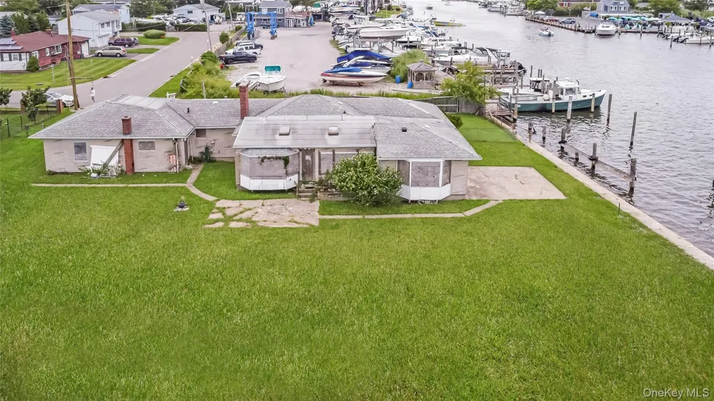 84 Sunset Lane Patchogue, NY 11772