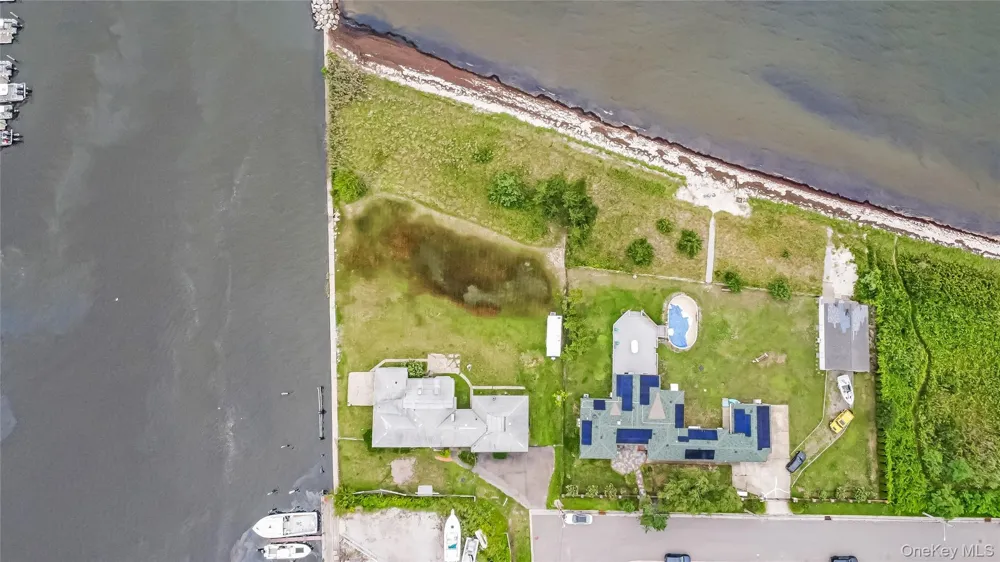 84 Sunset Lane Patchogue, NY 11772