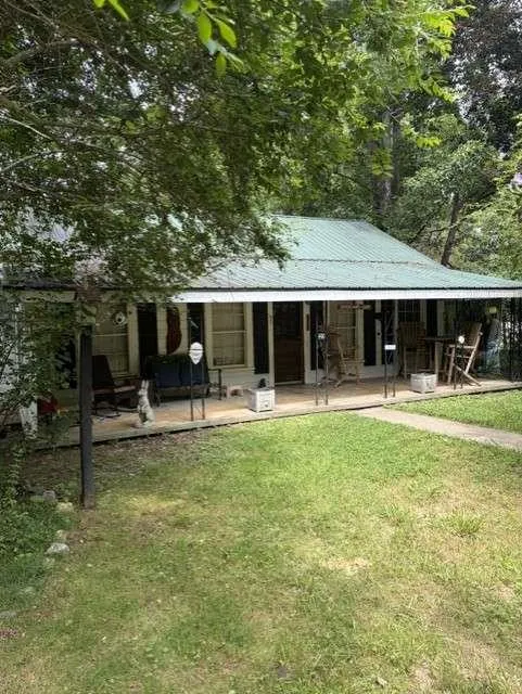 20 S. Scruggs St. Mountain City, GA 30562