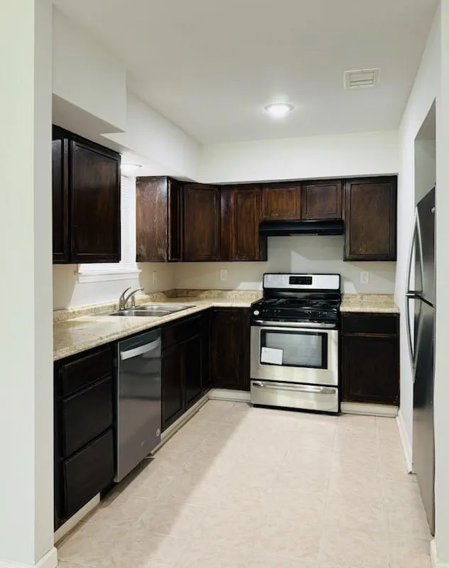 647 Regal Street Houston, TX 77034