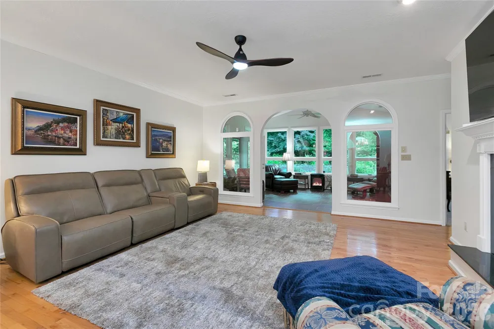67 Autumn Glen Court Brevard, NC 28712