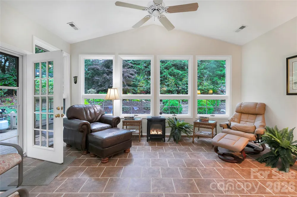 67 Autumn Glen Court Brevard, NC 28712