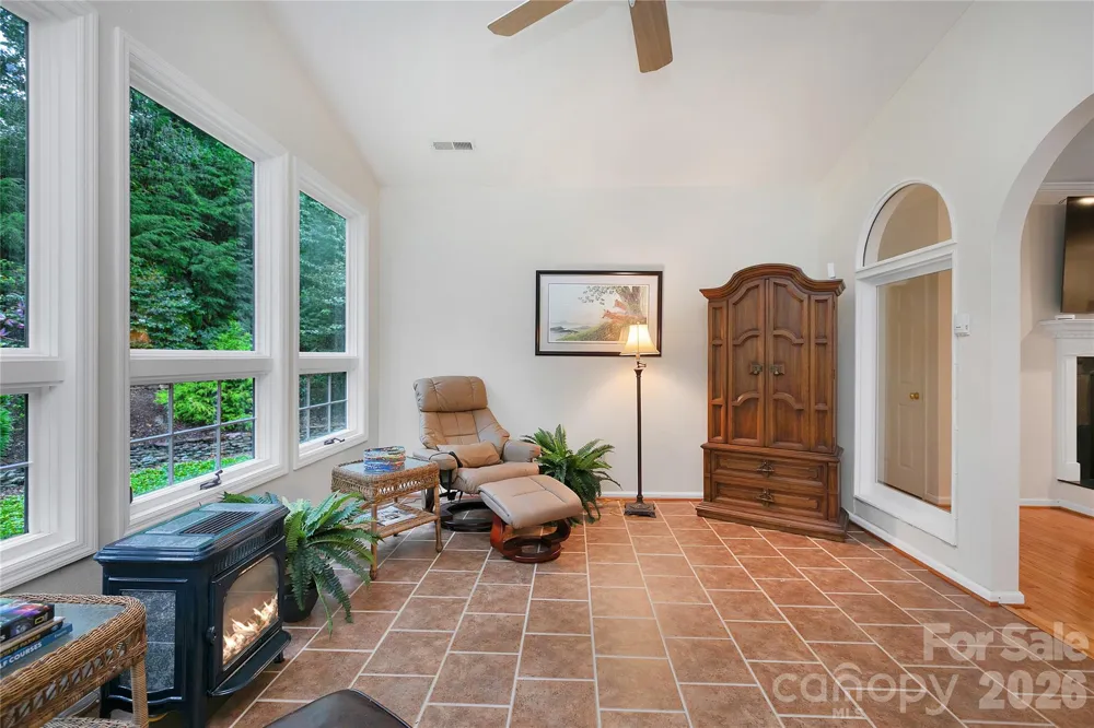 67 Autumn Glen Court Brevard, NC 28712