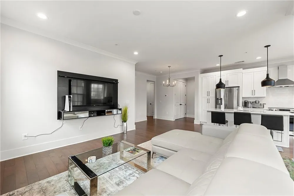 6890 Peachtree Dunwoody Road #301 Sandy Springs, GA 30328