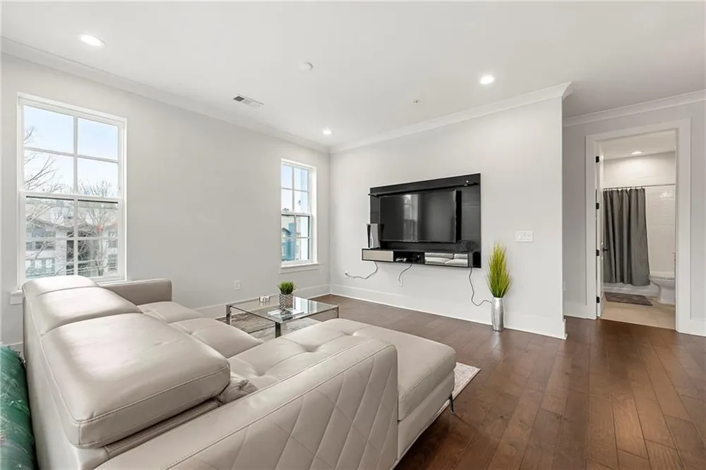 6890 Peachtree Dunwoody Road #301 Sandy Springs, GA 30328