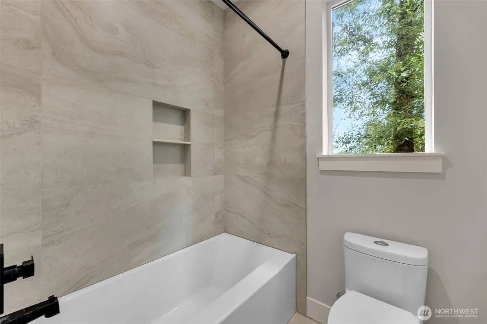 122 Surfview Drive Kelso, WA 98626
