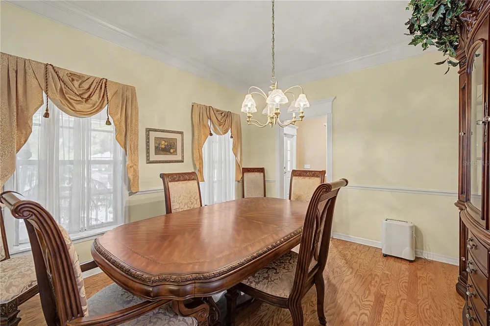 2004 OAKWOOD KNOLL COURT Valrico, FL 33596