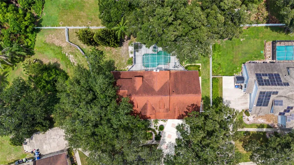 2004 OAKWOOD KNOLL COURT Valrico, FL 33596