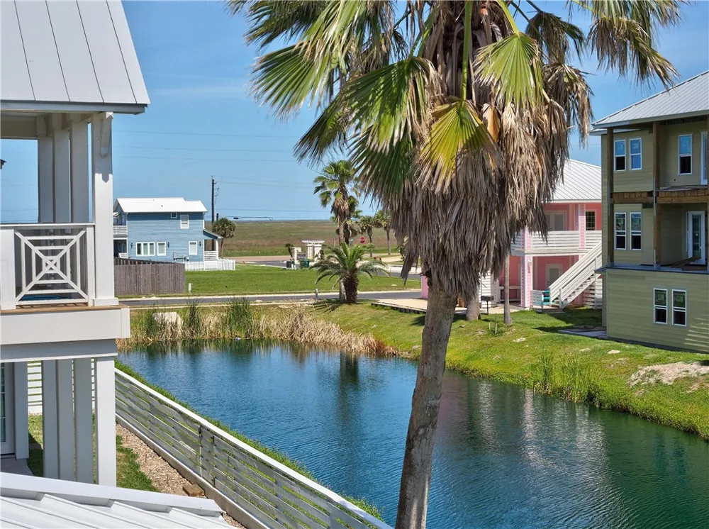 114 Backside Drive Port Aransas, TX 78373