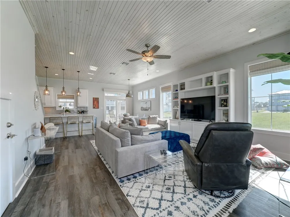 114 Backside Drive Port Aransas, TX 78373