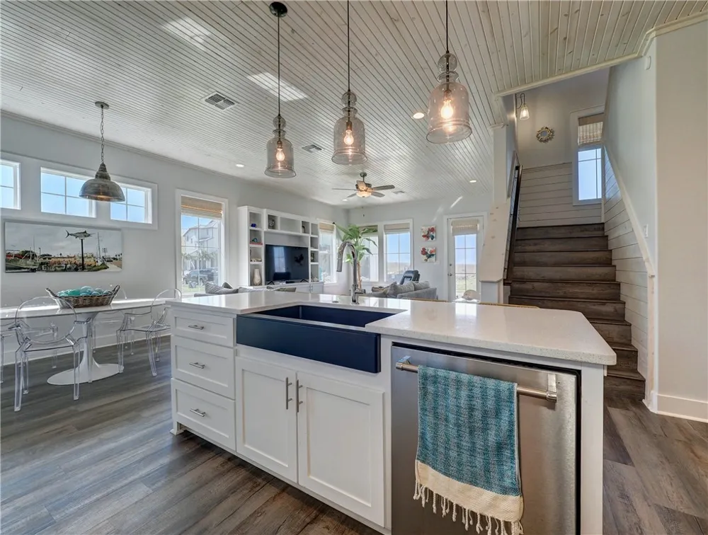 114 Backside Drive Port Aransas, TX 78373