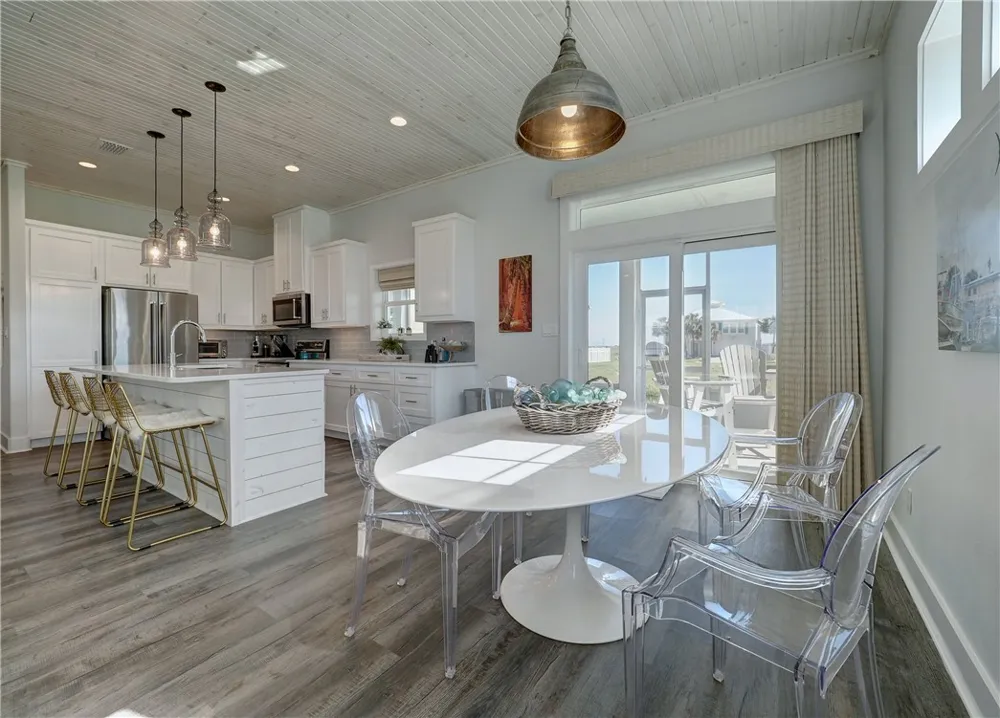 114 Backside Drive Port Aransas, TX 78373
