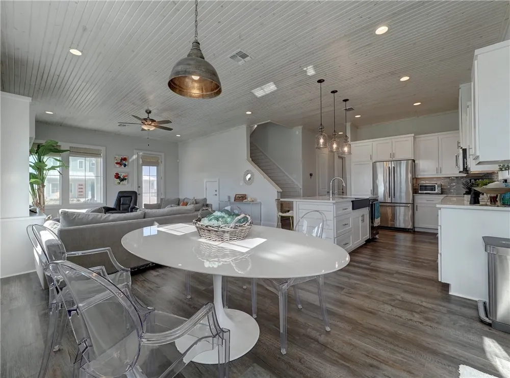 114 Backside Drive Port Aransas, TX 78373