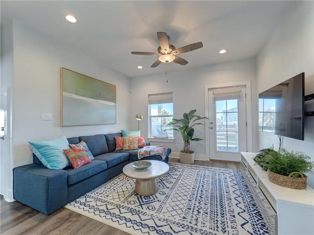 114 Backside Drive Port Aransas, TX 78373