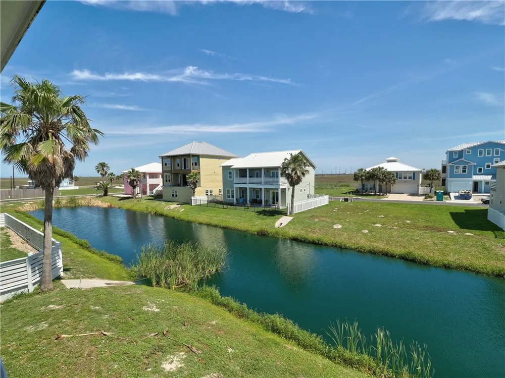 114 Backside Drive Port Aransas, TX 78373