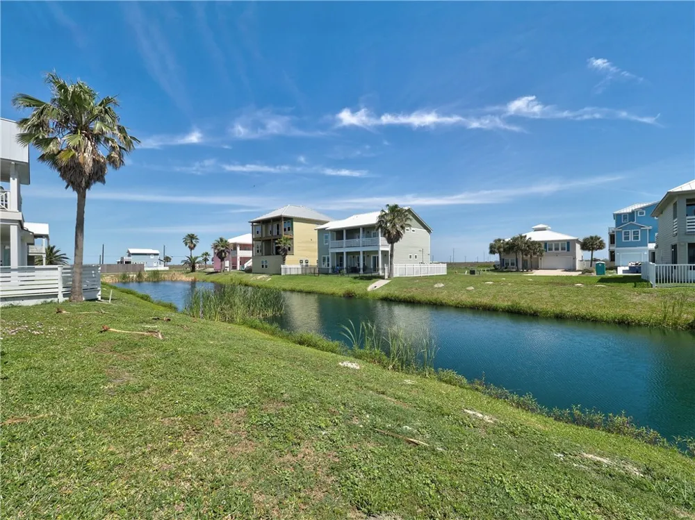 114 Backside Drive Port Aransas, TX 78373