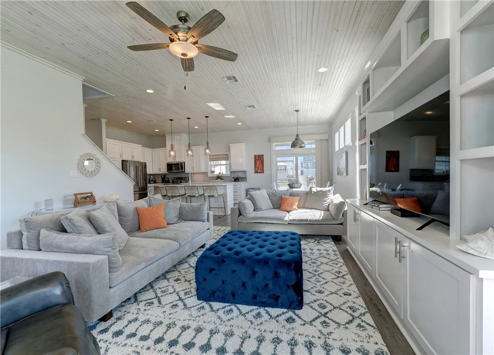 114 Backside Drive Port Aransas, TX 78373