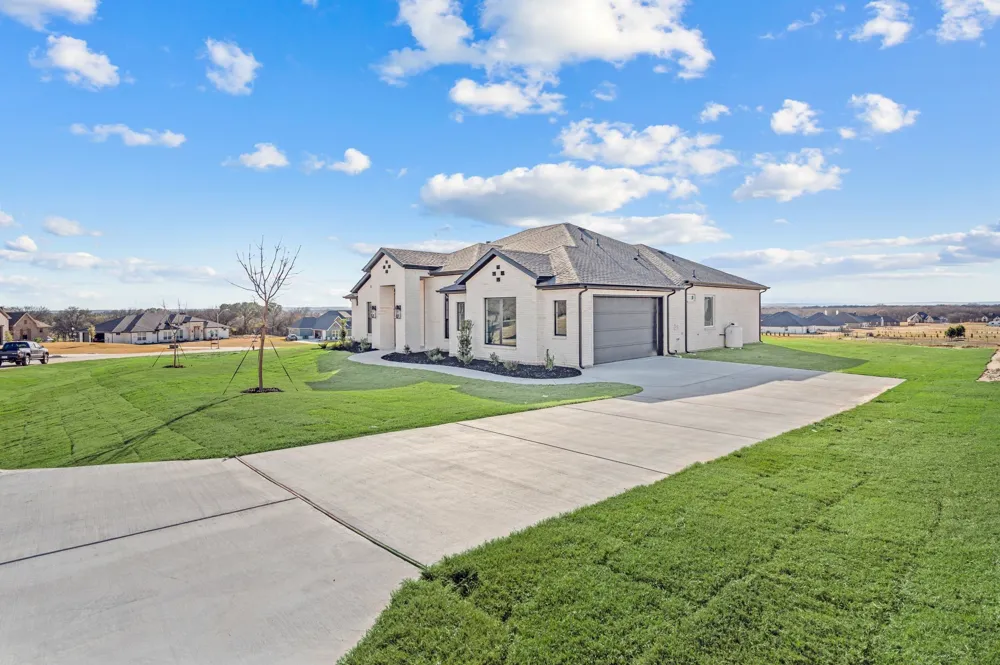 412 Caprock Lane Reno, TX 76020