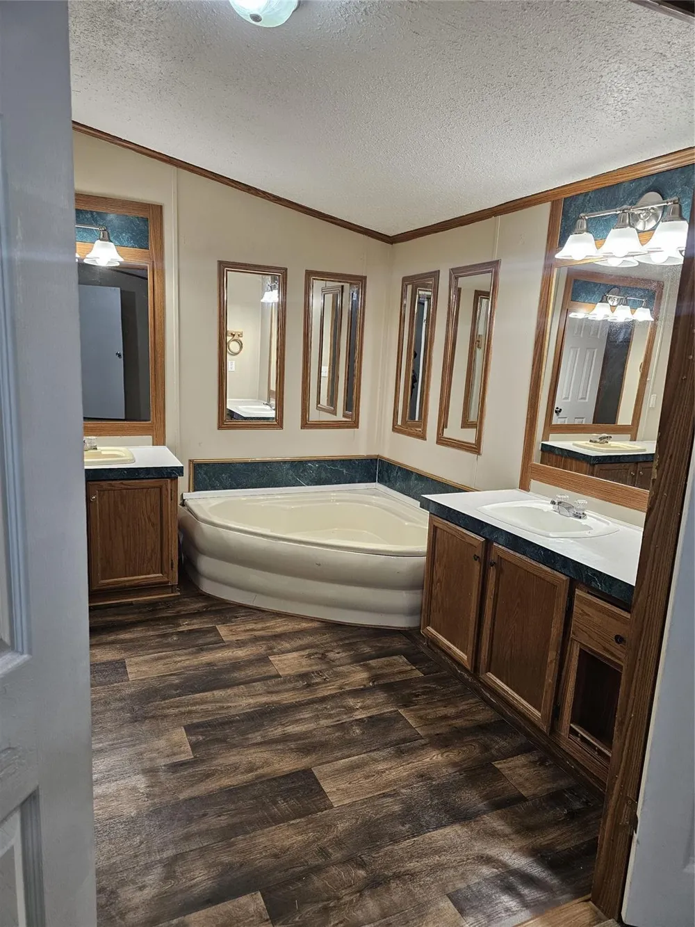 827 Gregs Way Huffman, TX 77336