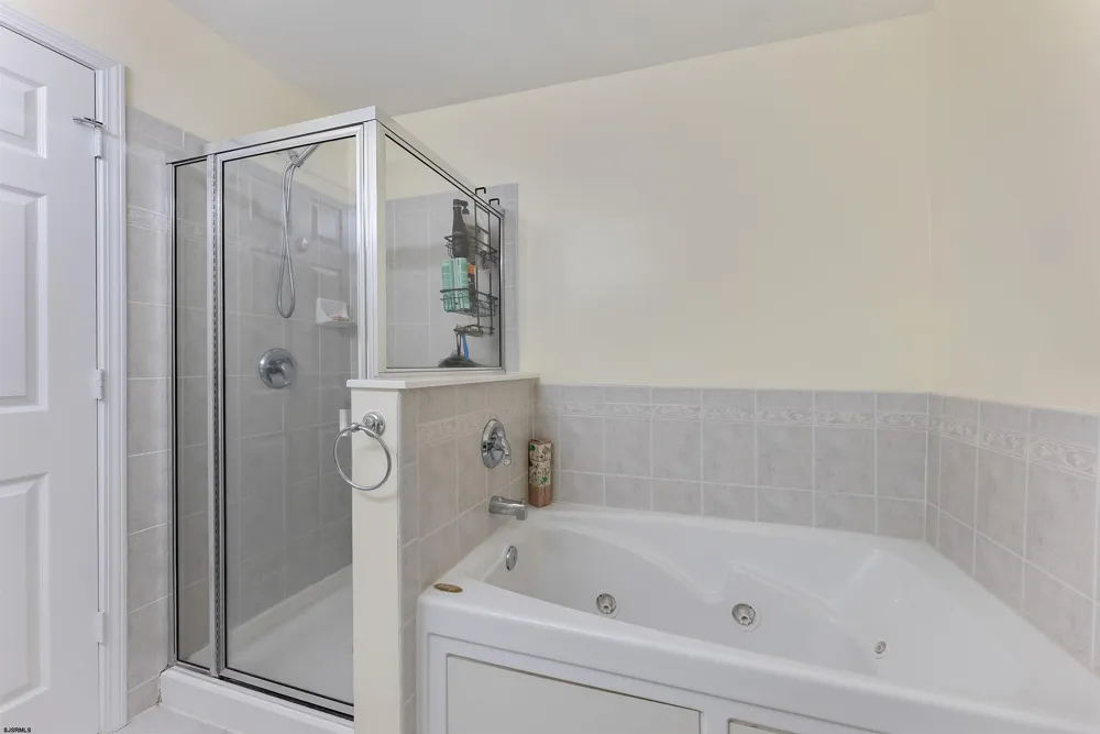 3 Bayside Dr Somers Point, NJ 08244