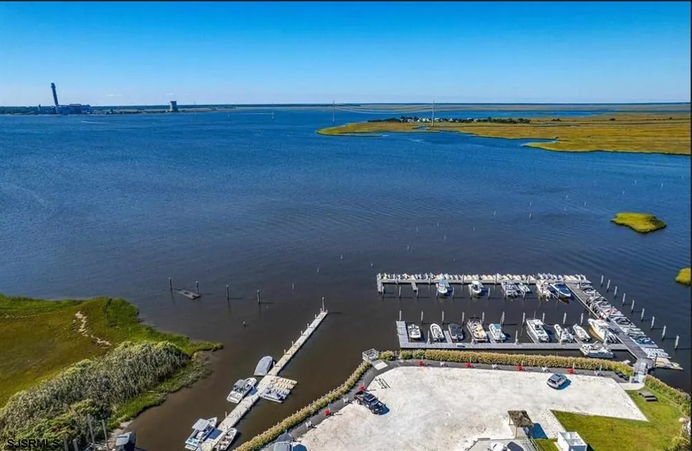 3 Bayside Dr Somers Point, NJ 08244